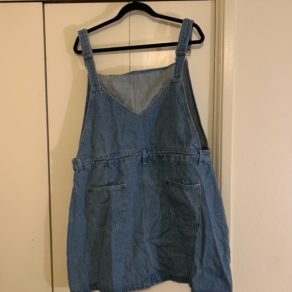 Showpo Jean Overall Dress BRAND NEW - Picture 3 of 3
